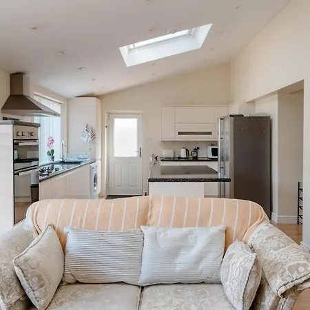 Spacious Garden And A64 - Dog Friendly Сasa de vacaciones