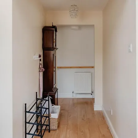 Spacious Garden And A64 - Dog Friendly