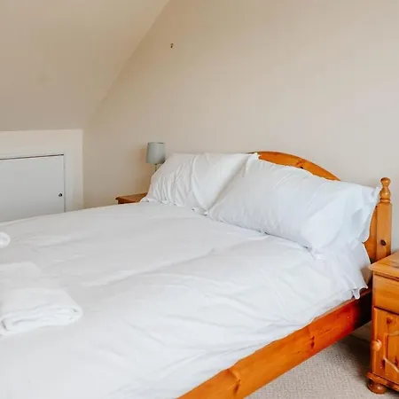 Spacious Garden And A64 - Dog Friendly York